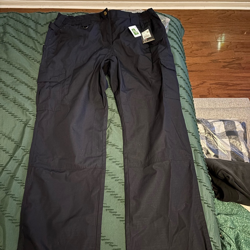5.11 Tactical Navy Cargo Pants Lightweight Design size 18 Women’s